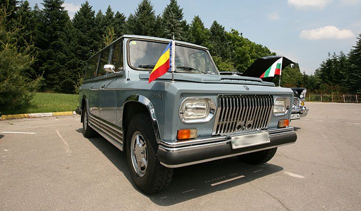 "Cadou" de final de an: ANAF scoate la licitatie un ARO! A fost masina preferata a lui Ceausescu: pretul de pornire de urias_2