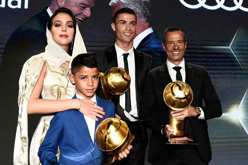 Ronaldo si Seherezada! Cum s-a imbracat Georgina in fata seicilor din Dubai. Aparitia inceputului de an! FOTO_4