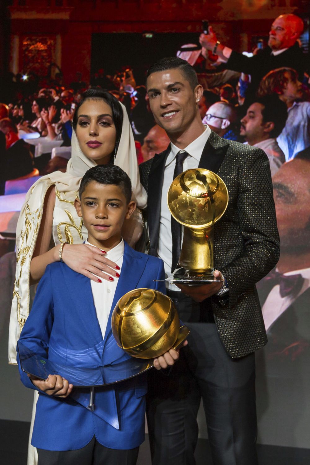 Ronaldo si Seherezada! Cum s-a imbracat Georgina in fata seicilor din Dubai. Aparitia inceputului de an! FOTO_5