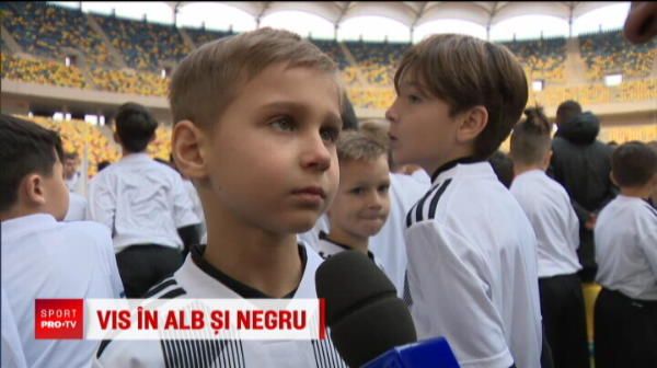
	La zero grade, zeci de copii au ocupat Arena Nationala! Vor sa ajunga la Juventus si sa-l cunoasca pe Ronaldo
