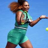 &quot;Nu e JENATA sa se imbrace asa?&quot; Serena Williams, aparitia momentului la Australian Open! Tinuta care a provocat mii de reactii. FOTO