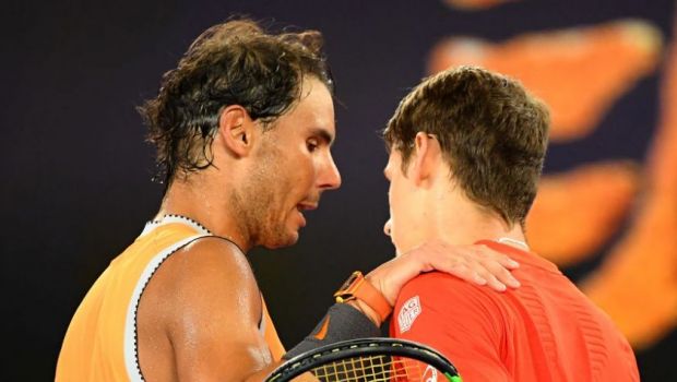 
	Scene incredibile la Australian Open! Rafael Nadal, HUIDUIT dupa ce l-a eliminat pe favoritul gazdelor! VIDEO
