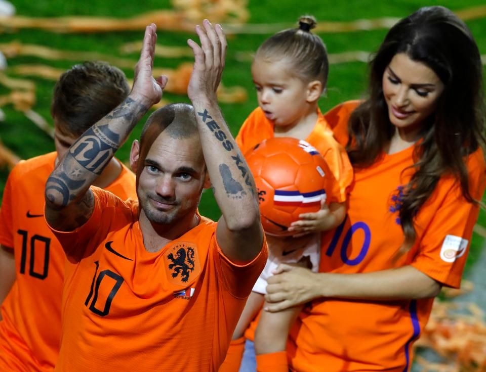Putine sotii de fotbalist sunt ca ea! Sotia lui Sneijder salveaza minorele de la abuzuri sexuale. FOTO_14