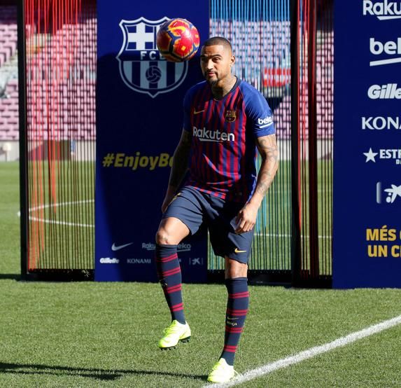 Kevin Prince Boateng, prezentat oficial de Barcelona! A preluat fostul numar al lui Messi si anunta: "Nu mai vreau sa plec de aici!"_14
