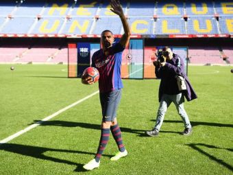 
	Kevin Prince Boateng, prezentat oficial de Barcelona! A preluat fostul numar al lui Messi si anunta: &quot;Nu mai vreau sa plec de aici!&quot;
