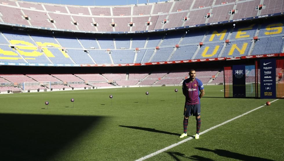 Kevin Prince Boateng, prezentat oficial de Barcelona! A preluat fostul numar al lui Messi si anunta: "Nu mai vreau sa plec de aici!"_9