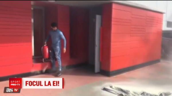 
	GENIAL! :)) Ce a putut sa faca Diego Costa in vestiar: l-a lasat in chiloti pe Lucas Hernandez dupa ultima boacana
