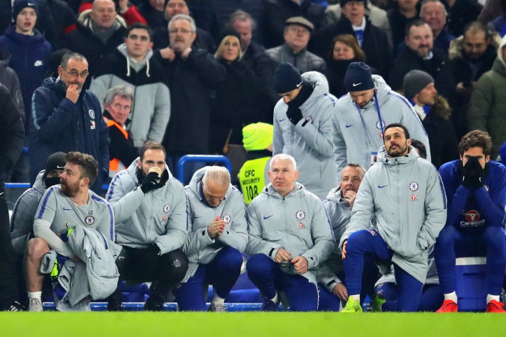 "Stati, ba, jos!" Ce s-a intamplat in timpul meciului Chelsea - Tottenham! Fanii au fost impresionati!_4