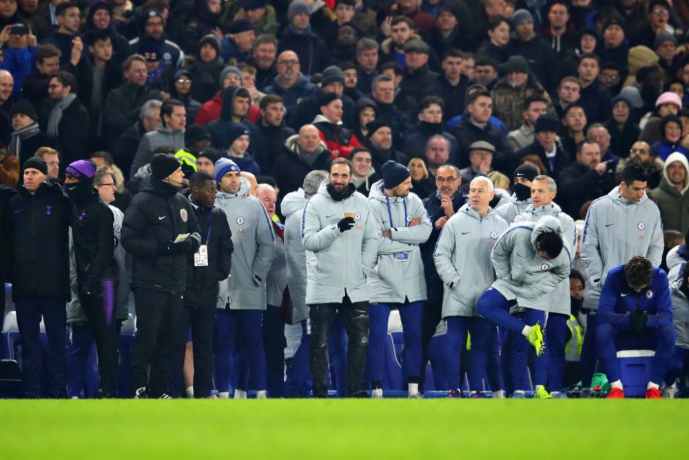 "Stati, ba, jos!" Ce s-a intamplat in timpul meciului Chelsea - Tottenham! Fanii au fost impresionati!_5