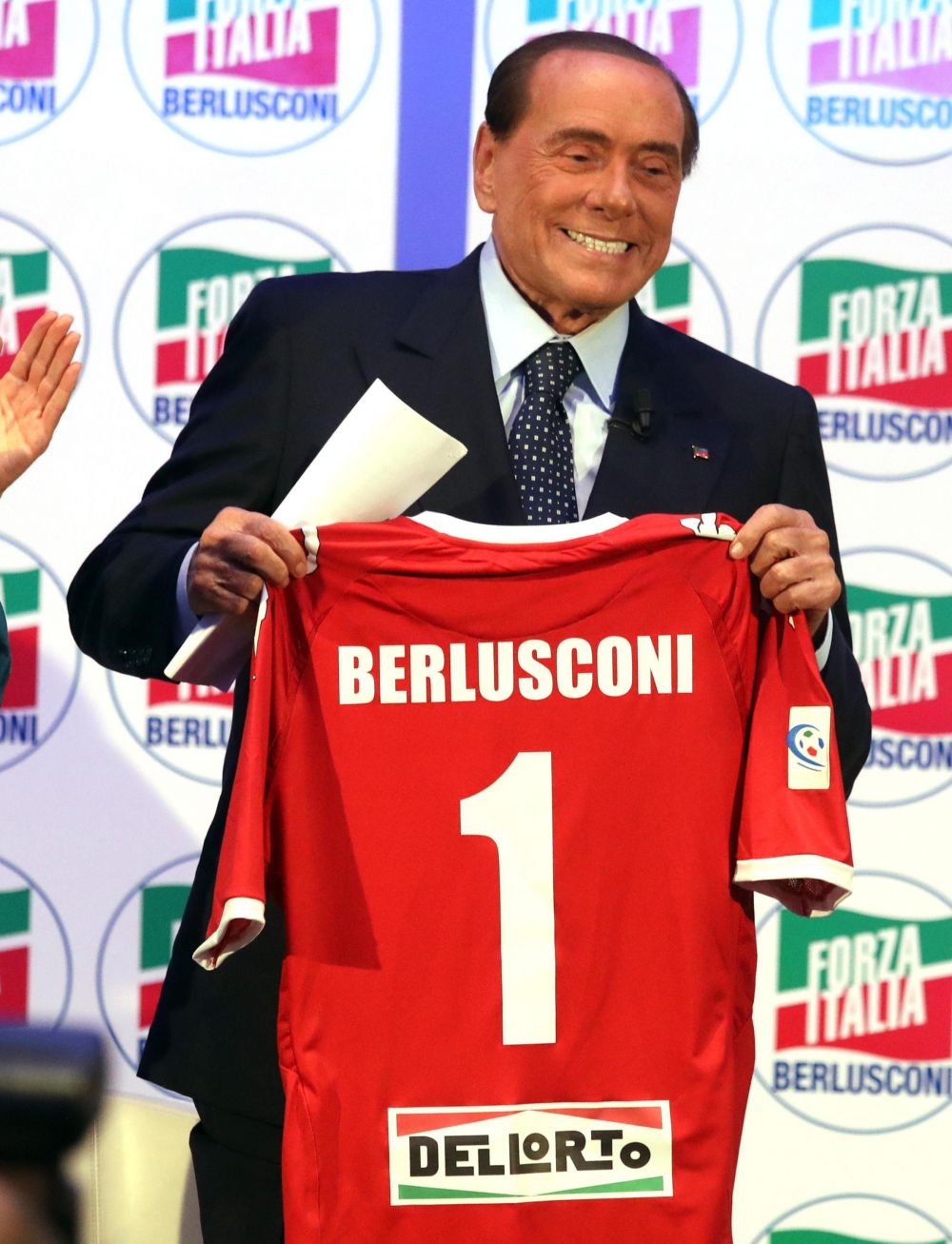 Silvio Berlusconi are un nou club de fotbal si vrea sa il duca in Serie A_5