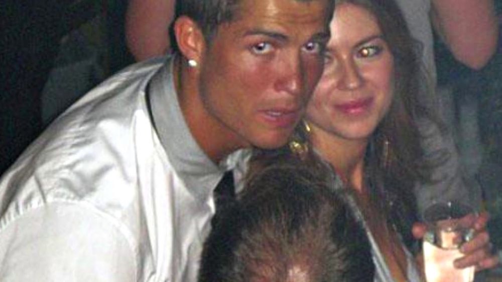 Mama lui Ronaldo iese la atac: "Nu s-a dus la el in camera ca sa joace carti!" Atac la femeia care il acuza de viol_8