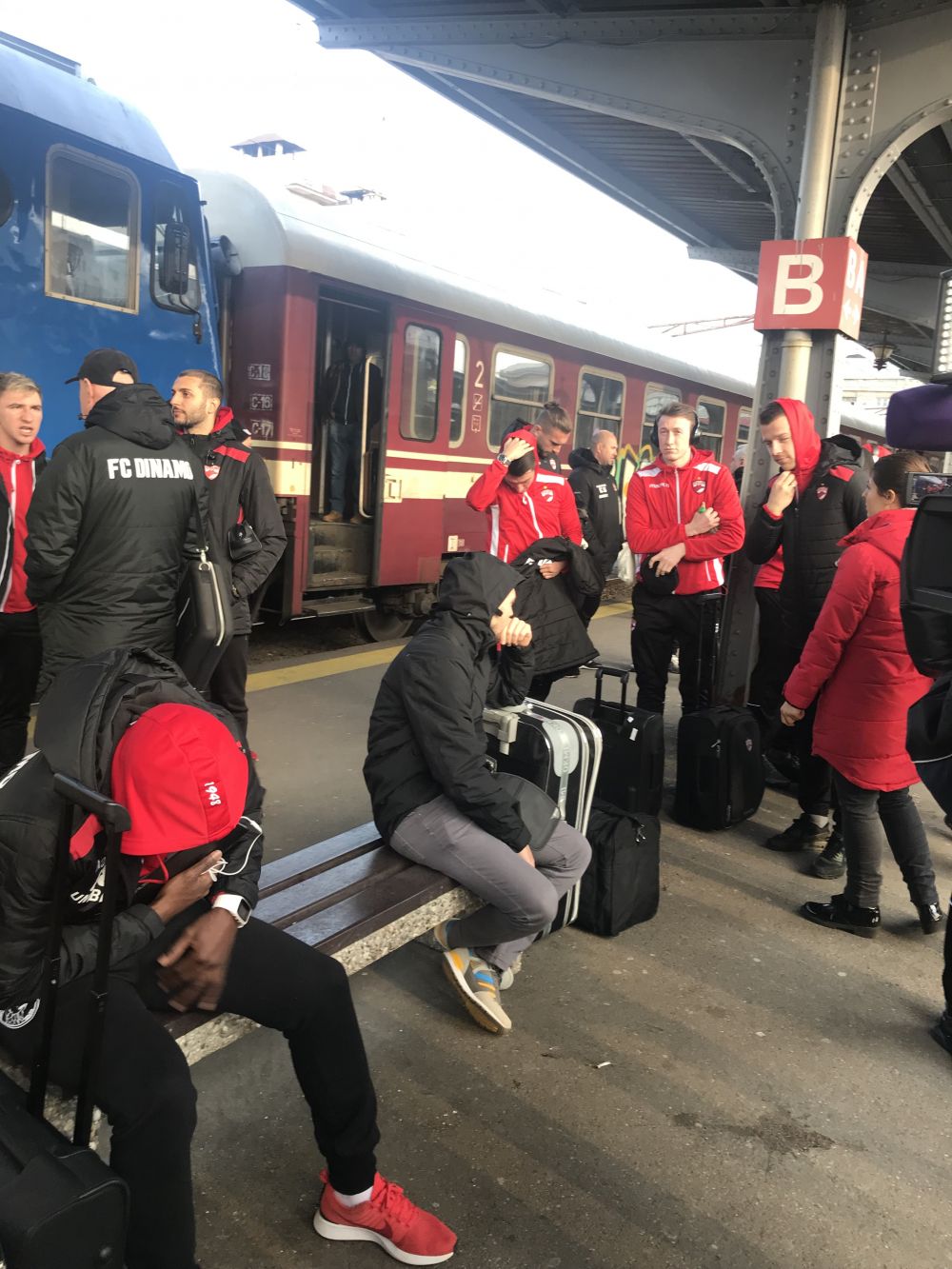 Dinamo a plecat cu trenul la Sf. Gheorghe! Distractie maxima pe peron_3