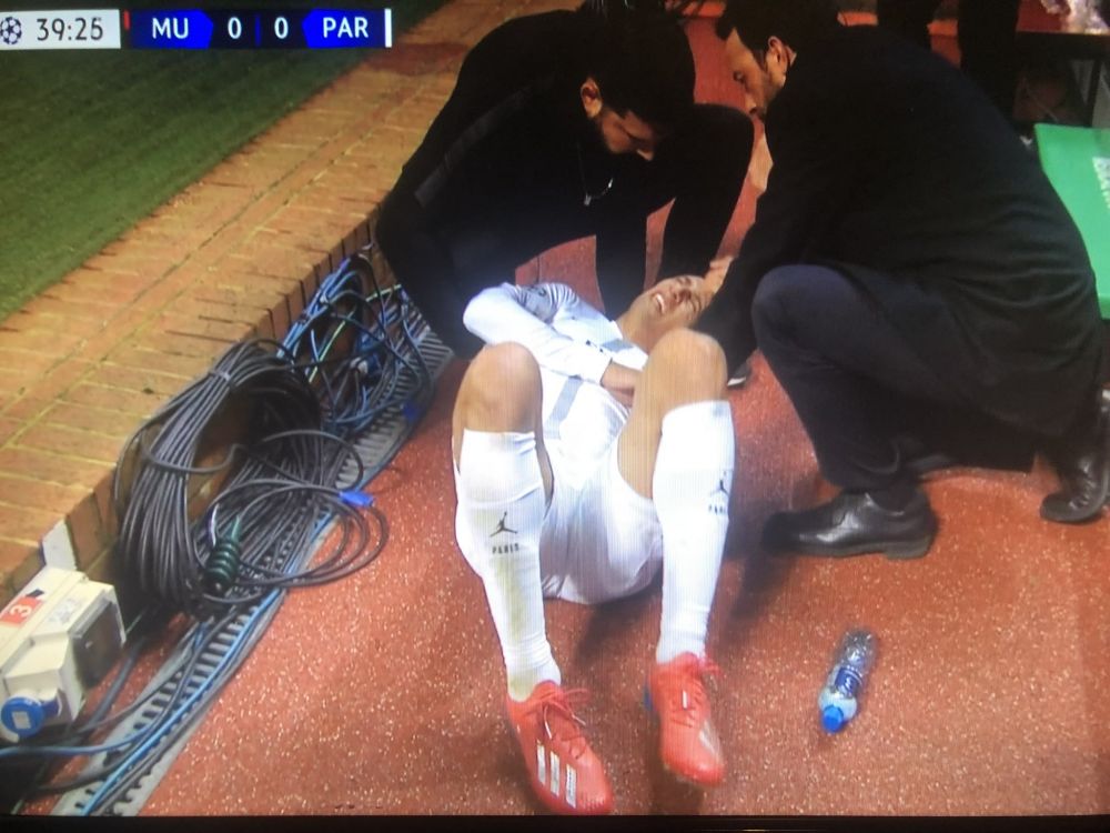 "Cu un singur om am avut probleme acolo" Di Maria rupe tacerea dupa ce i-a injurat pe fanii lui United si a fost aruncat in gard_2