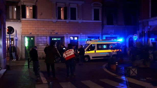 SANGE la Roma inaintea meciului! 4 oameni au ajuns la spital injunghiati! Scene teribile inainte de Lazio - Sevilla_2