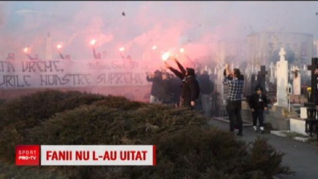 
	Nu l-au uitat! La 17 ani de la tragica disparitie a lui Cristi Neamtu, fanii Craiovei l-au comemorat pe fostul portar. VIDEO
