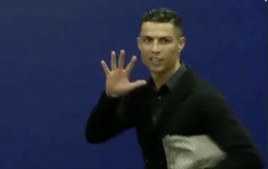 Ronaldo a primit REPLICA dupa ce le-a aratat MANITA de trofee celor de la Atletico: "Nu are 5 trofee UCL, doar 3!"_7