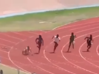
	FABULOS! Imagini nemaivazute la o cursa de 100 de metri! A cazut la pamant cand s-a dat startul, ce a urmat e HALUCINANT! VIDEO

