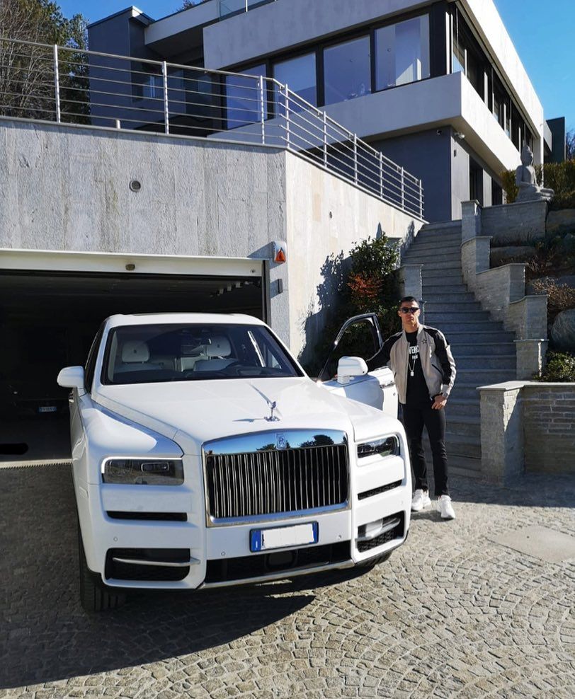 Cristiano Ronaldo nu se mai satura! Si-a luat un Rolls Royce de 400.000 de euro! Ce BOLIZI are in garaj. FOTO_1