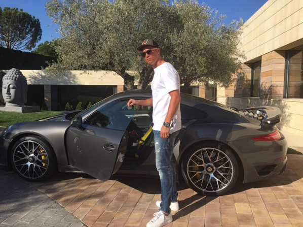 Cristiano Ronaldo nu se mai satura! Si-a luat un Rolls Royce de 400.000 de euro! Ce BOLIZI are in garaj. FOTO_4