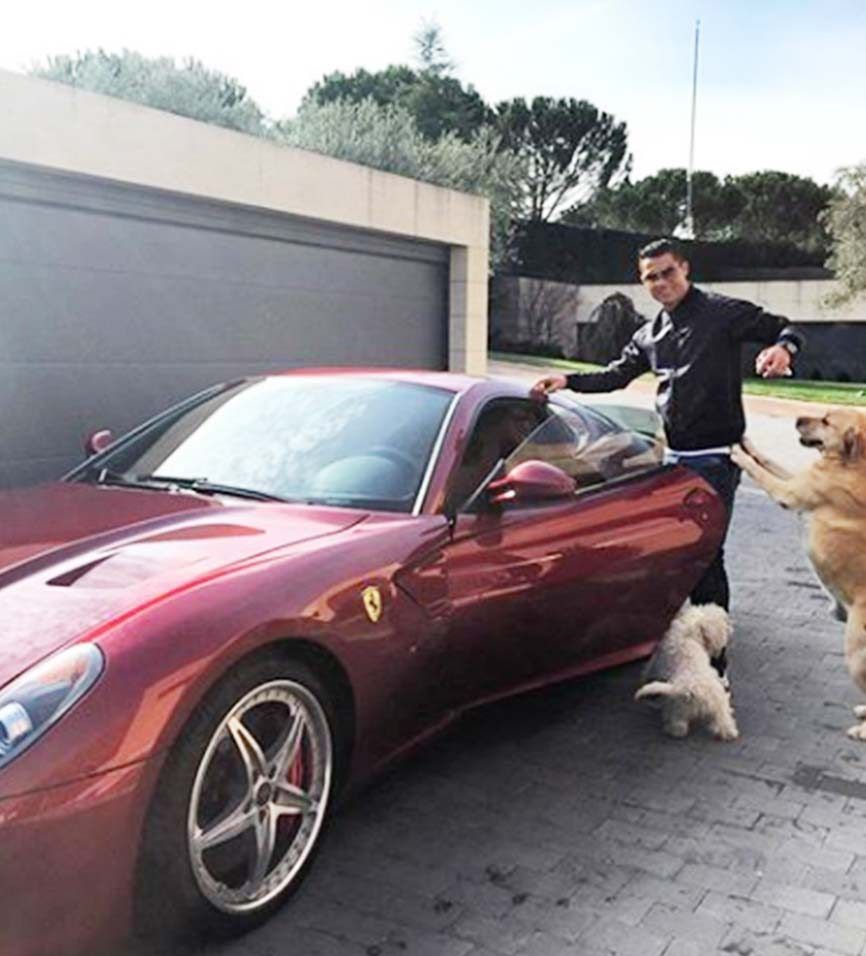 Cristiano Ronaldo nu se mai satura! Si-a luat un Rolls Royce de 400.000 de euro! Ce BOLIZI are in garaj. FOTO_7