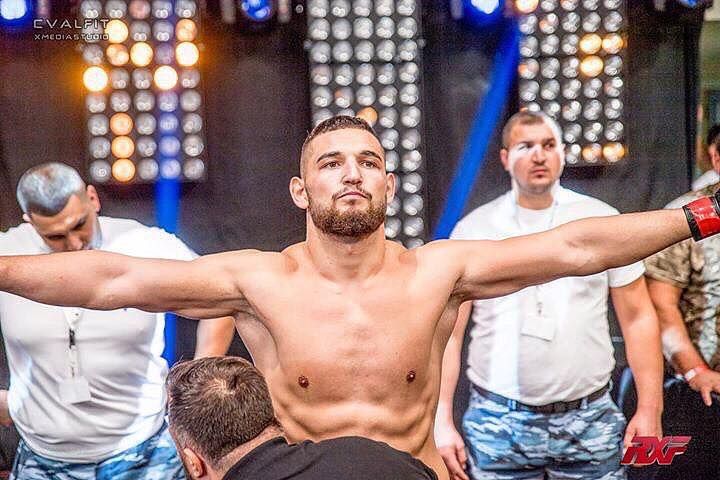 Moment istoric pentru Romania! Campionul greilor a semnat cu UFC, celebra promotie de MMA!_2