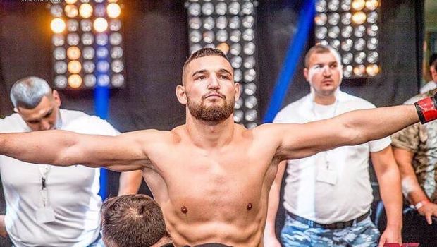 
	Moment istoric pentru Romania! Campionul greilor a semnat cu UFC, celebra promotie de MMA!
