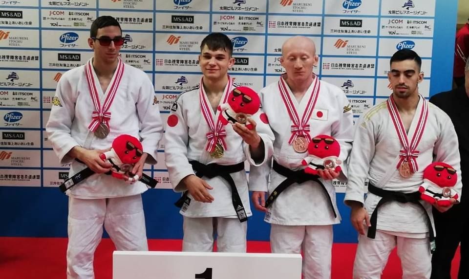 Stralucitor in intuneric! Judoka nevazator Alex Bologa, aur in Japonia_4