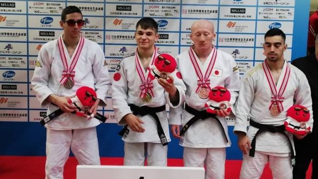 
	Stralucitor in intuneric! Judoka nevazator Alex Bologa, aur in Japonia
