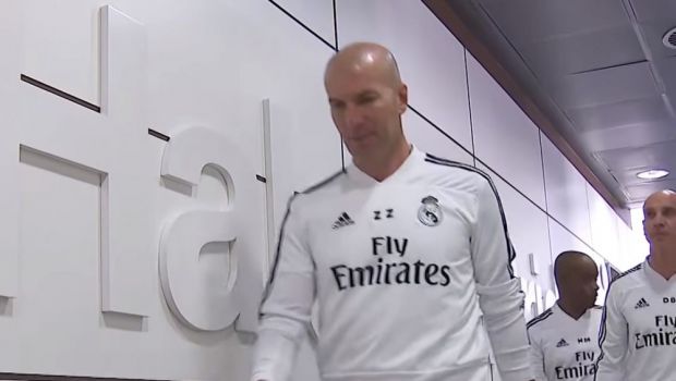 
	Zinedine Zidane, primele imagini dupa revenirea la Real Madrid! Francezul a inceput pregatirile la baza de antrenament! VIDEO
