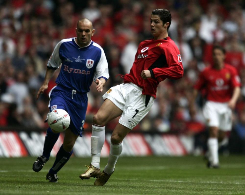 In 2004 juca finala FA Cup contra lui Cristiano Ronaldo! Ce a ajuns sa faca acum! "Fotbalul a fost totul pentru mine! Mi-am parasit parintii pentru fotbal!"_3