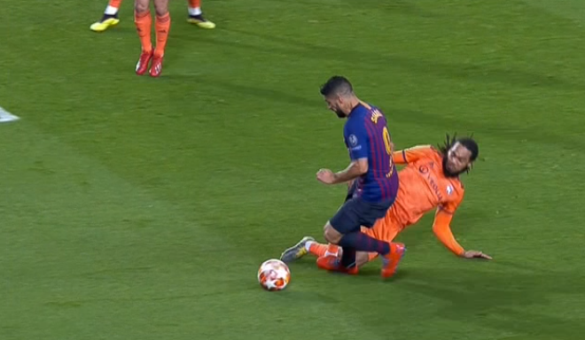"Suarez TRISEAZA si cu VAR, trebuie suspendat pe viata!" Atac uluitor la atacantul Barcei dupa penalty-ul primit cu Lyon. FOTO_5