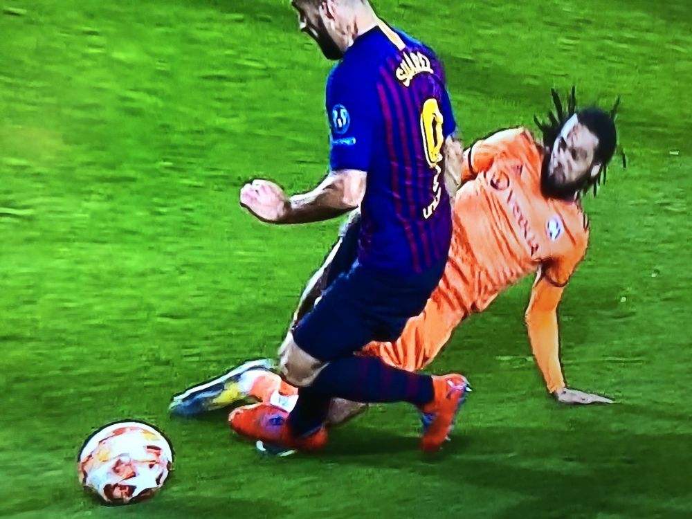 "Suarez TRISEAZA si cu VAR, trebuie suspendat pe viata!" Atac uluitor la atacantul Barcei dupa penalty-ul primit cu Lyon. FOTO_3