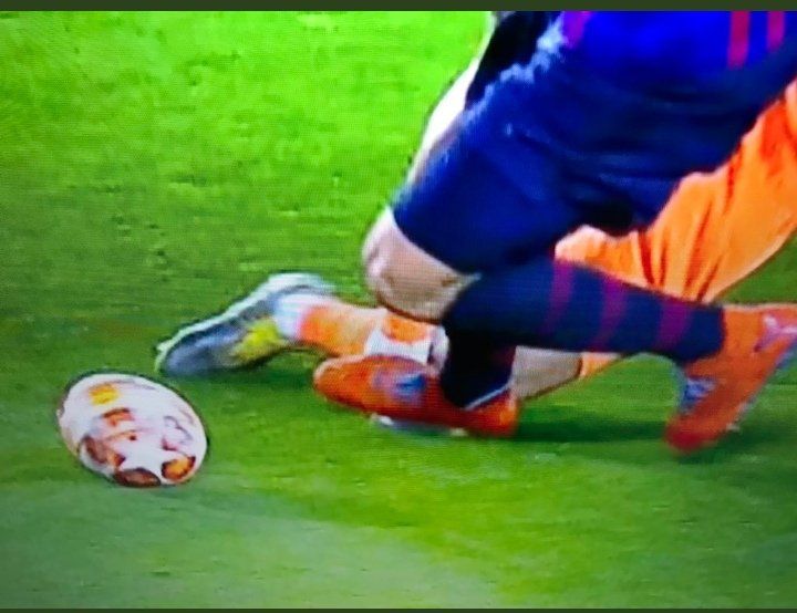 "Suarez TRISEAZA si cu VAR, trebuie suspendat pe viata!" Atac uluitor la atacantul Barcei dupa penalty-ul primit cu Lyon. FOTO_7