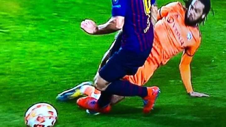 "Suarez TRISEAZA si cu VAR, trebuie suspendat pe viata!" Atac uluitor la atacantul Barcei dupa penalty-ul primit cu Lyon. FOTO_8