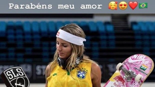 "Felicitari, frumoasa mea!" Ea e bomba care i-a furat inima lui Neymar! E sportiva profesionista si arata demential: GALERIE FOTO_5
