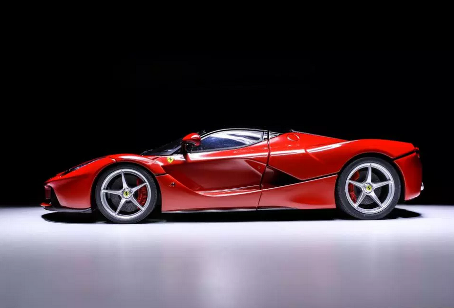 Doar 499 de masini au fost produse! Cine este jucatorul cu un garaj de peste 2 milioane de euro: include un Ferrari extrem de rar! FOTO_1