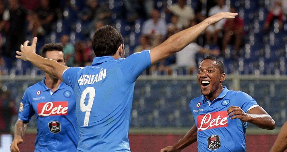 Povestea fotbalistului caruia Napoli a fost aproape sa ii termine cariera! Directorul sportiv l-a lovit cu pumnul!_1