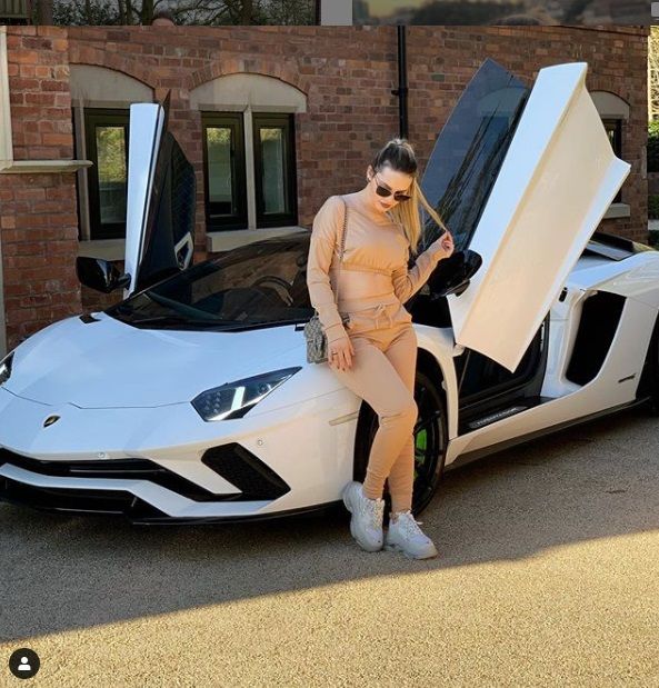 Si-a luat un Lamborghini de 430.000 de euro, dar fanii au fost revoltati de alt lucru! Cati bani a putut sa dea pe PAPUCI un star din Premier League_3