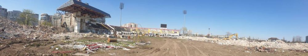 CADEEEE! Cum arata AZI ruina stadionului din Giulesti si care e stadiul lucrarilor in Ghencea_4
