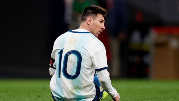 
	&quot;Fiul meu ma intreaba de ce &#39;ma ucid&#39; oamenii din Argentina&quot; Messi reactioneaza dupa criticile dure primite! Starul argentinian e acuzat ca nu se implica la echipa nationala
