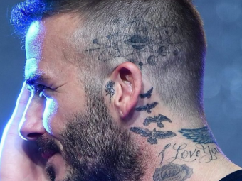 
	Colectia de tatuaje a lui Beckham a ajuns la 51! Ultima NEBUNIE a starului englez: ce si-a tatuat deasupra urechii
