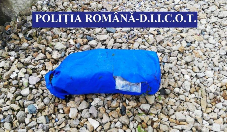 FOTO | Droguri "CR7", descoperite de politisti pe litoralul romanesc! De unde provin stupefiantele_1