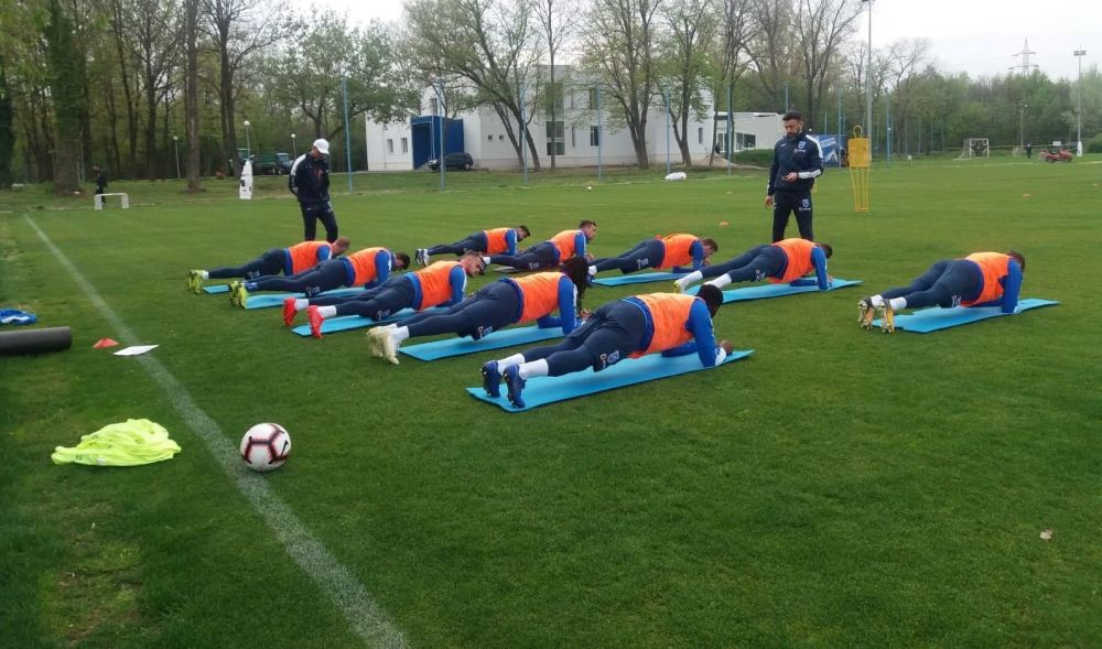 Oltenii s-au miscat rapid! Noul antrenor al Craiovei a efectuat deja primul antrenament cu echipa | FOTO_1