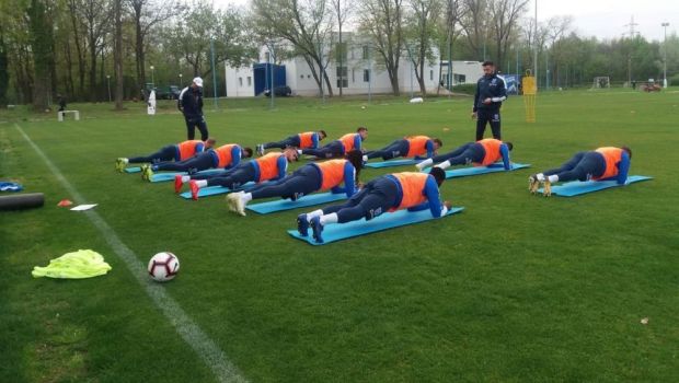 
	Oltenii s-au miscat rapid! Noul antrenor al Craiovei a efectuat deja primul antrenament cu echipa | FOTO
