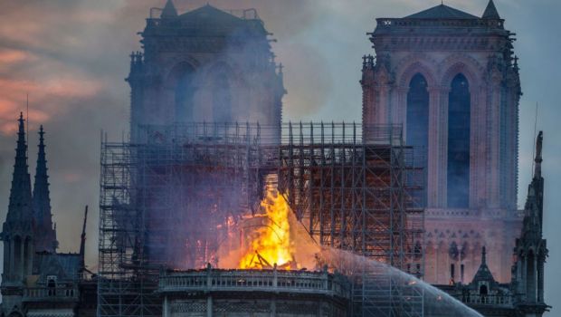 
	Patronul miliardar din fotbal care a anuntat cea mai mare donatie pentru reconstruirea Notre Dame! A trimis imediat 100.000.000 euro
