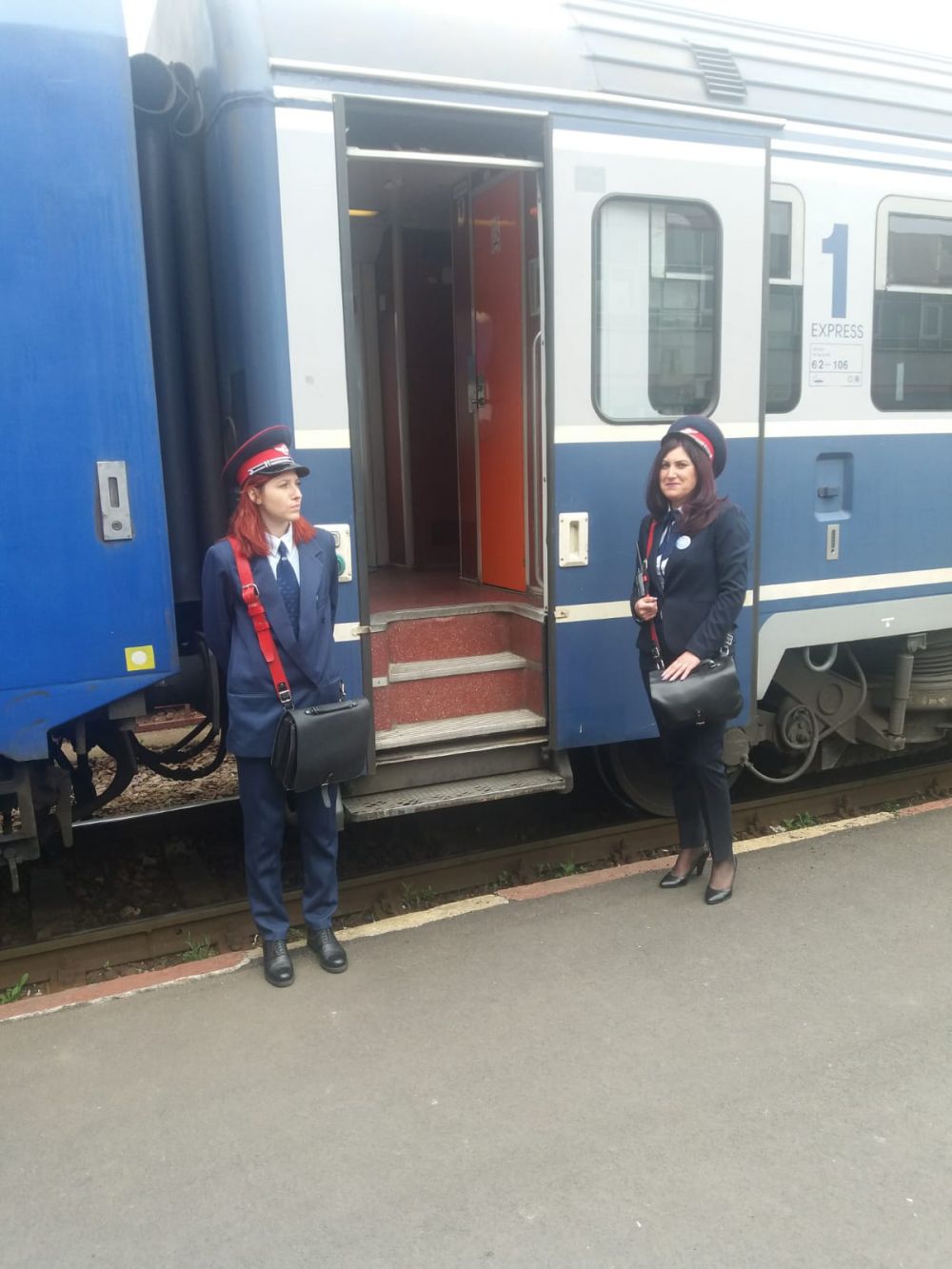 Au luat iar trenu' ca sa rupa blestemu'! :) Craiova a plecat spre Bucuresti cu un mecanic de tren dinamovist_1