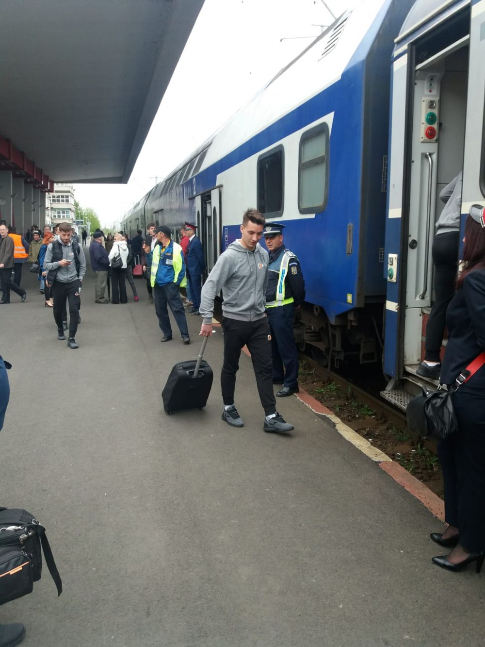 Au luat iar trenu' ca sa rupa blestemu'! :) Craiova a plecat spre Bucuresti cu un mecanic de tren dinamovist_3