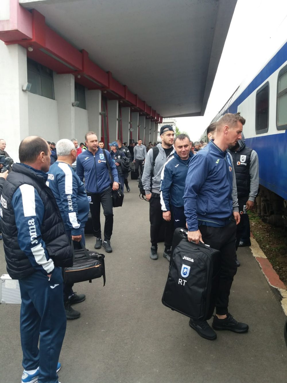 Au luat iar trenu' ca sa rupa blestemu'! :) Craiova a plecat spre Bucuresti cu un mecanic de tren dinamovist_5