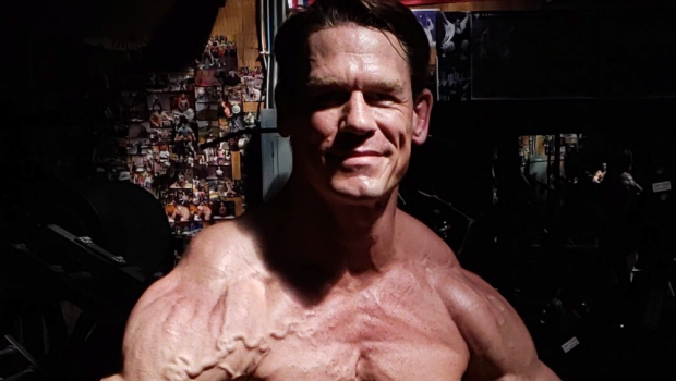 
	&quot;Comentati, va rog!&quot; Imaginile incredibile postate de John Cena de ziua lui! Cum poate sa arate la 42 de ani
