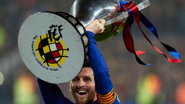 
	Lionel Messi, decorat de autoritatile catalane! Starul argentinian a primit distinctia pe care doar Johan Cruyff o mai are

